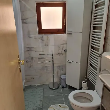 House Osjek בית נופש